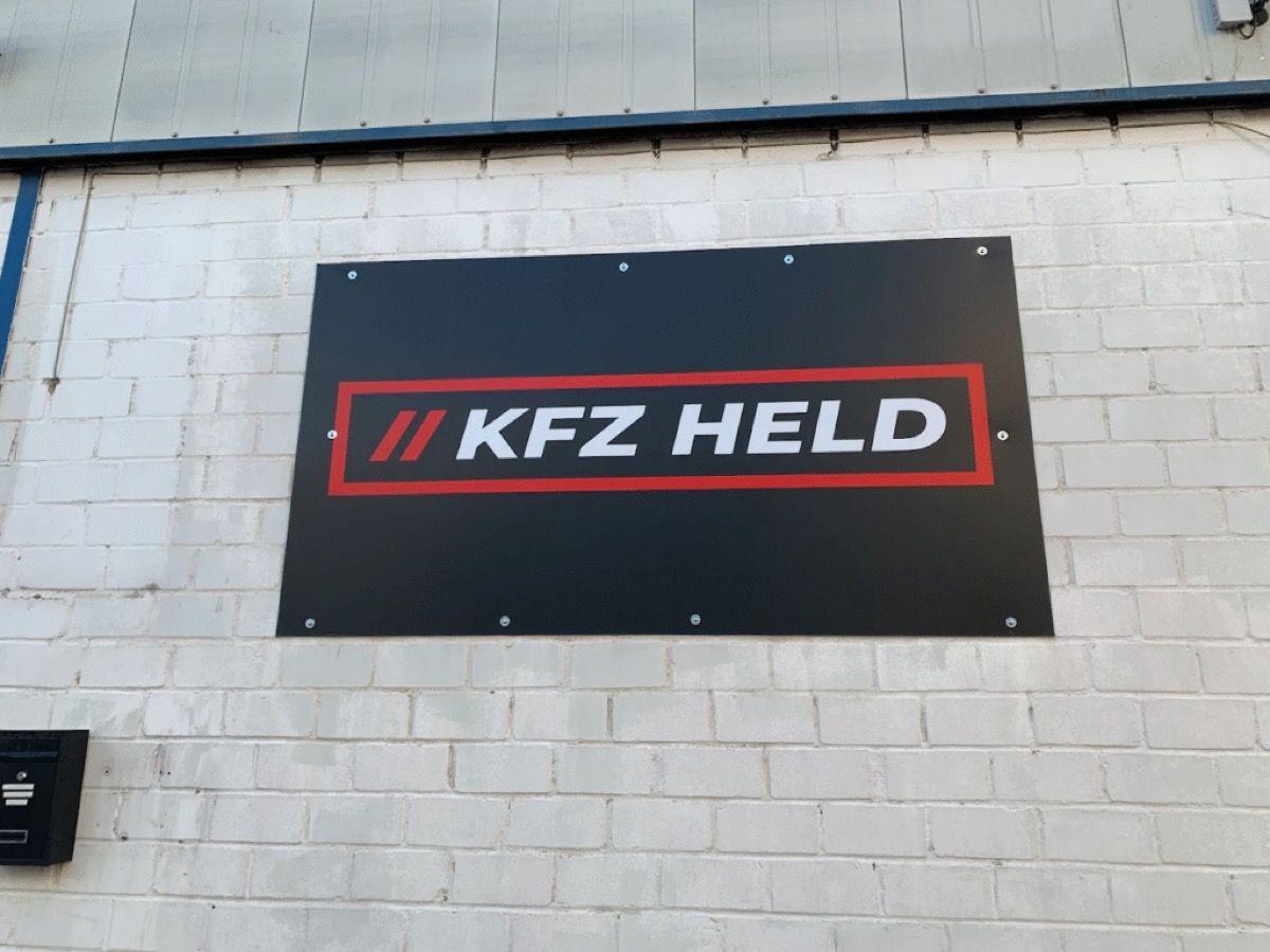 Firmenschild von KFZ Held am Standort Essen
